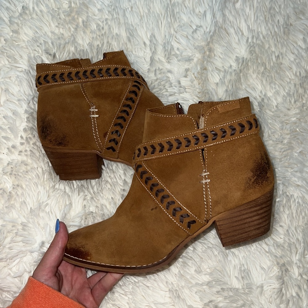 MTNG. Boots